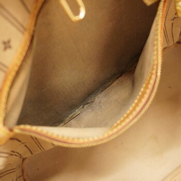 Louis Vuitton Monogram Neverfull MM Tote Bag - Picture 7 of 16